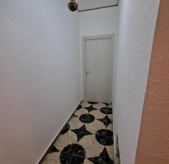 تختخواب و صبحانه Sole Nascente