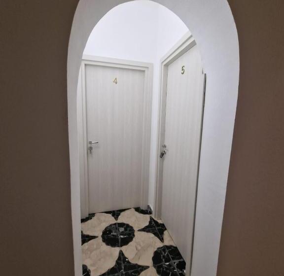 تختخواب و صبحانه Sole Nascente