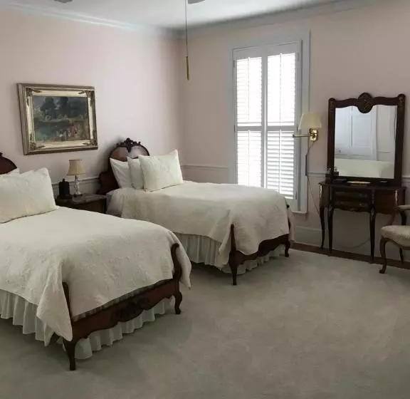 ベッドアンドブレックファースト Springwood Inn