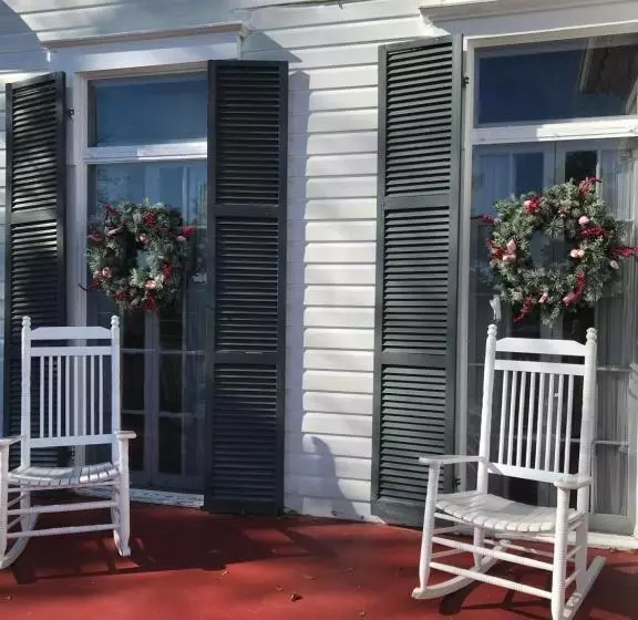 ベッドアンドブレックファースト Springwood Inn