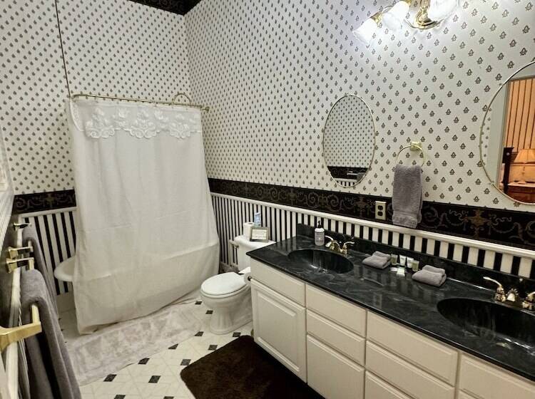 민박 Rico Mine Shaft Inn