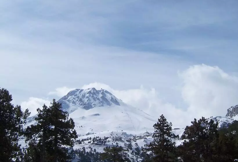 ホテル Saklikent Mountain Ski