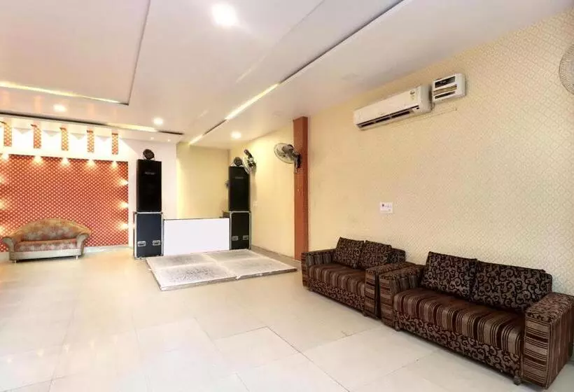 Oyo Hotel Flourish