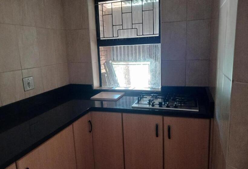 بنسيون Coega Harbour View Guesthouse