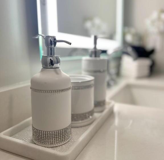 Premier Escape Tysons 4 Beds