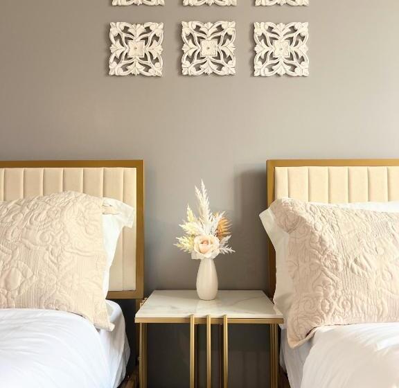 Premier Escape Tysons 4 Beds