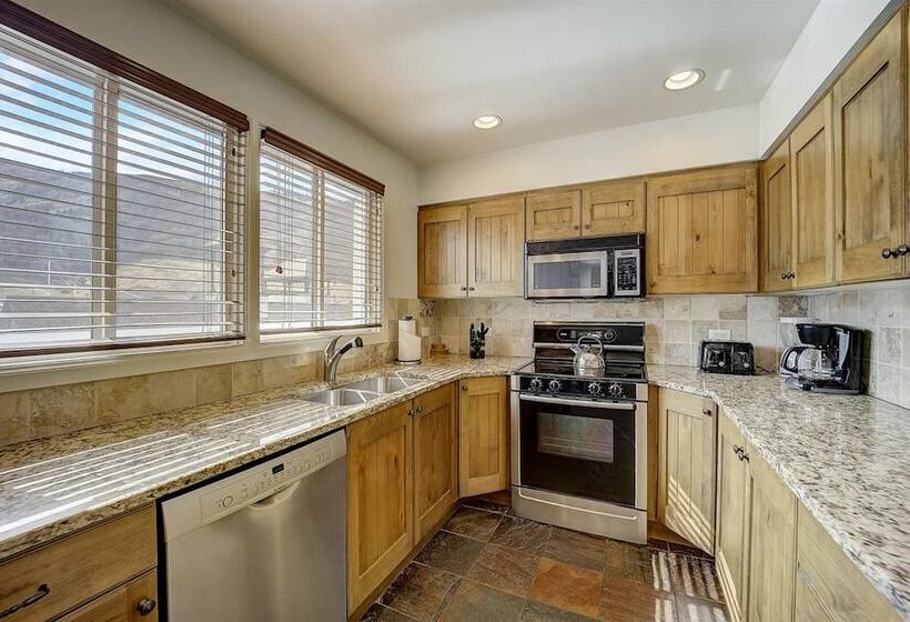 Resort Plaza #5065 By Avantstay Ski In Ski Out Home In Park City Mountain Resort