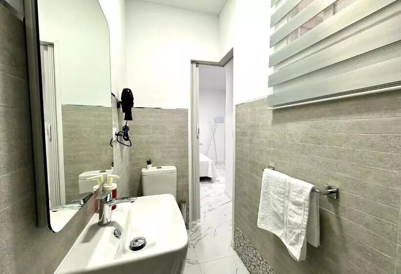 Alcalá Retreat: Ocean View & Modern Comfort