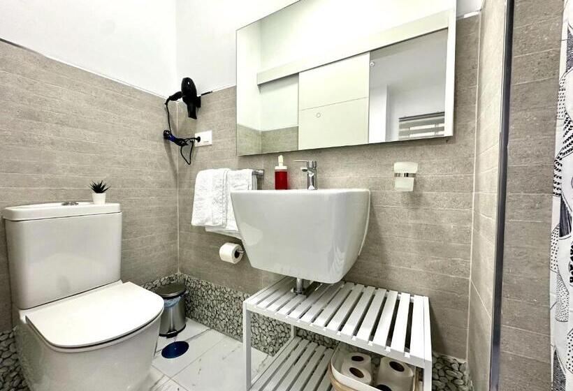 Alcalá Retreat: Ocean View & Modern Comfort