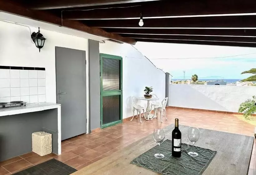 Alcalá Retreat: Ocean View & Modern Comfort