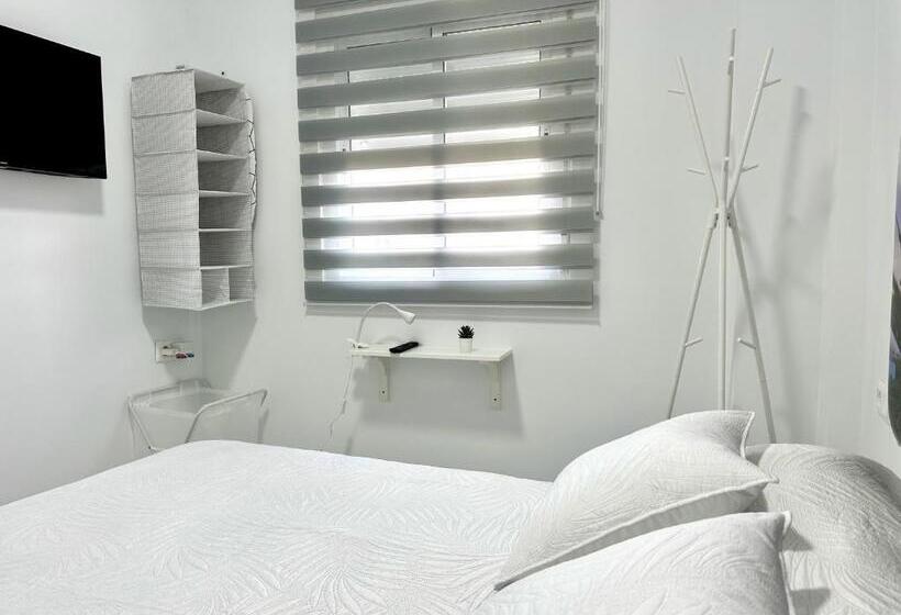 Alcalá Retreat: Ocean View & Modern Comfort