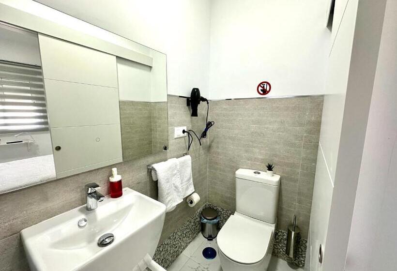 Alcalá Retreat: Ocean View & Modern Comfort