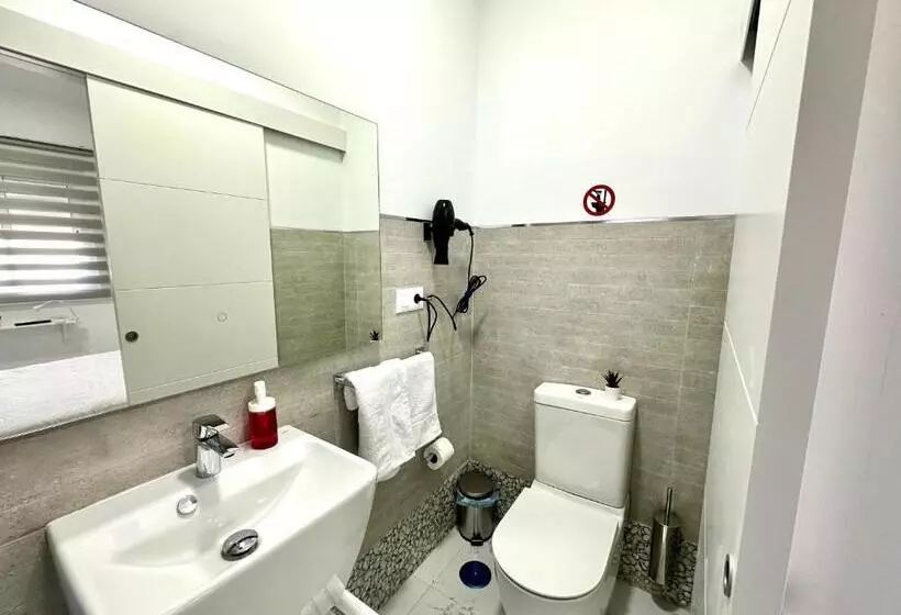 Alcalá Retreat: Ocean View & Modern Comfort