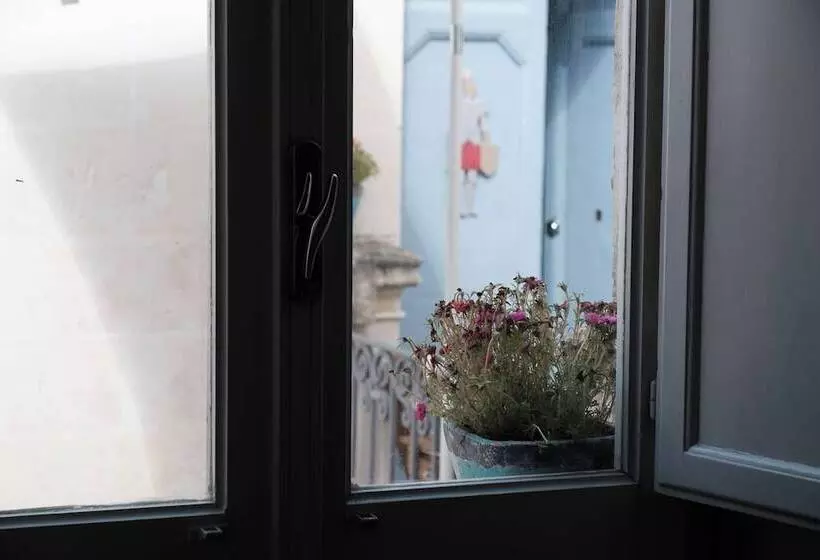 تختخواب و صبحانه Casa Catalé