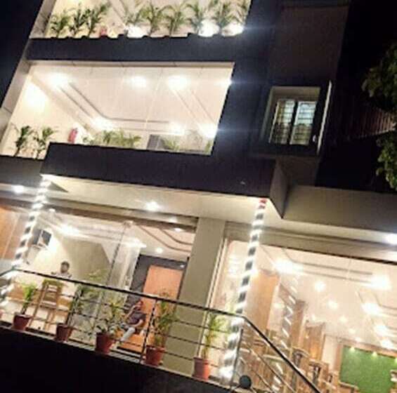 هتل Elysian Premium