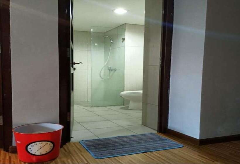 בית מלון כפרי Capital O 93636 La Grande Apartment By Ujm