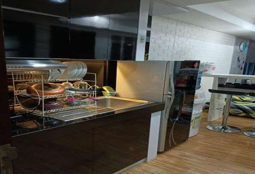 בית מלון כפרי Capital O 93636 La Grande Apartment By Ujm