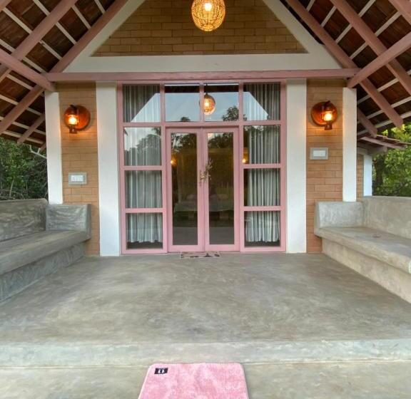 Hotel Summer Bell Midigama