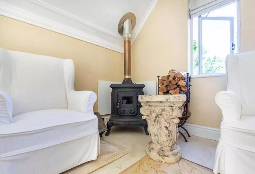 Majatalo Devon Castle Orchard Cottage