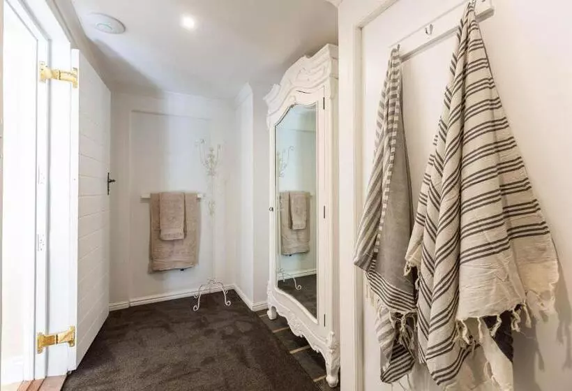 Majatalo Devon Castle Orchard Cottage