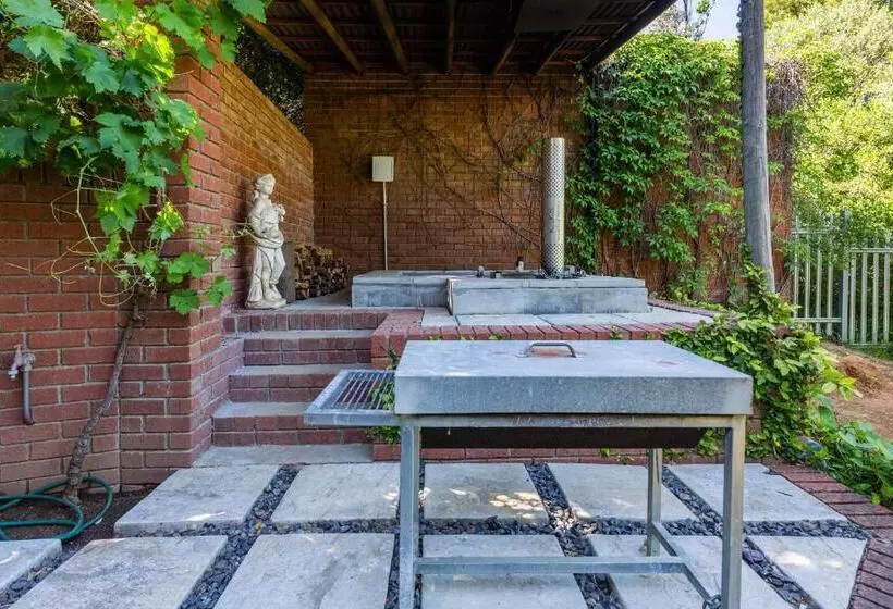 Majatalo Devon Castle Orchard Cottage