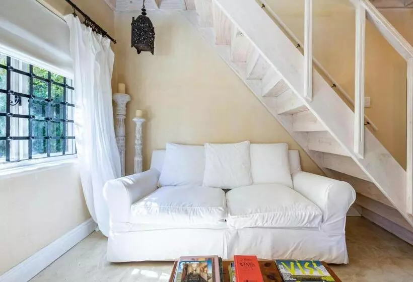 Majatalo Devon Castle Orchard Cottage