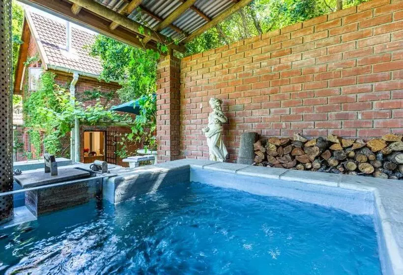 Majatalo Devon Castle Orchard Cottage