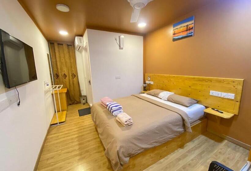 پانسیون Ever Blue Guest House