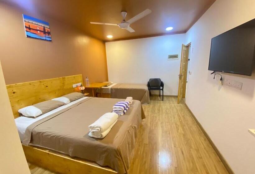 پانسیون Ever Blue Guest House