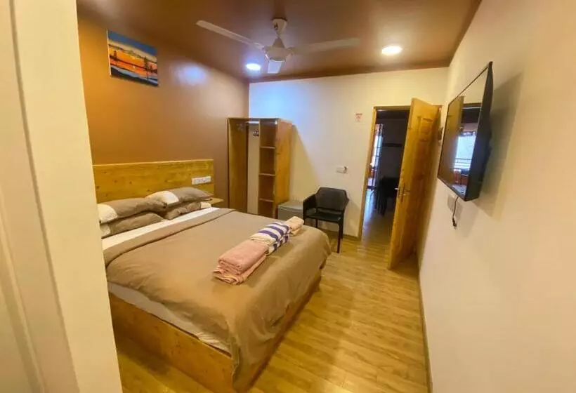 پانسیون Ever Blue Guest House