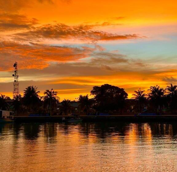 پانسیون Ever Blue Guest House