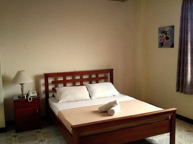 Buenas J Hotel And Spa