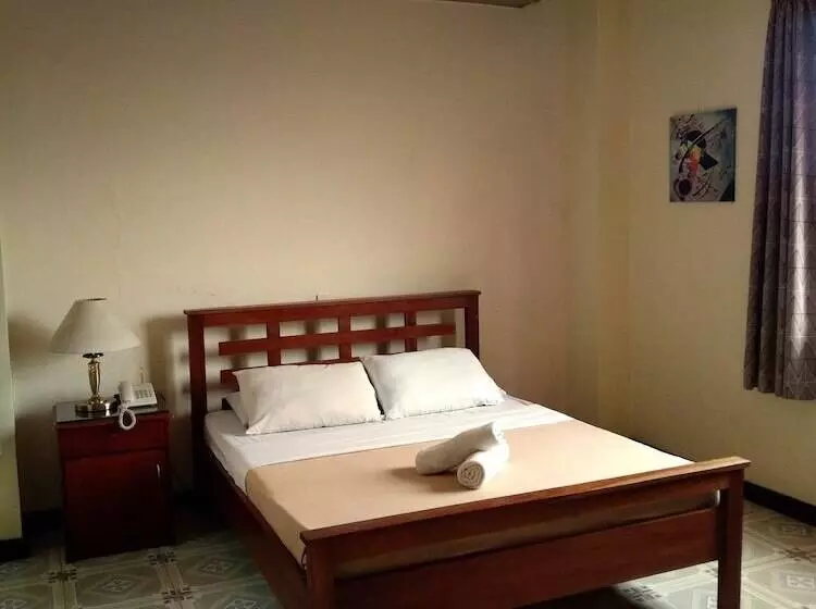 Buenas J Hotel And Spa
