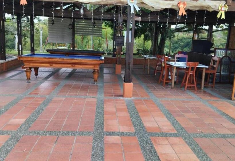 Hotel Campestre Alto De Las Aves