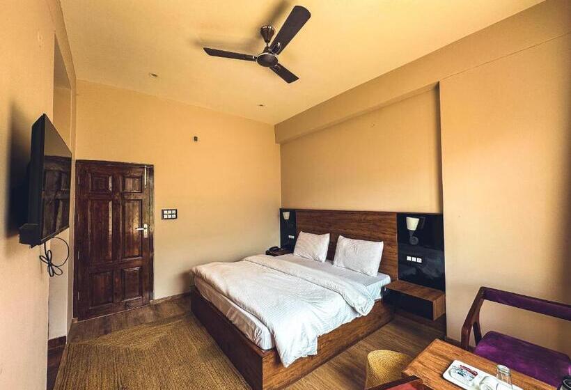 هتل Clover Inn By Offlimit Homes