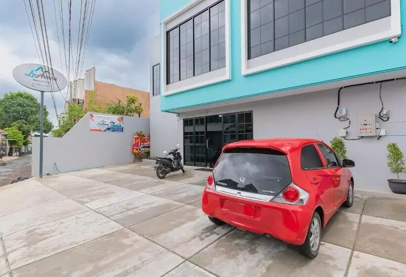 Hotelli Reddoorz Plus @ La Asiana Guest House