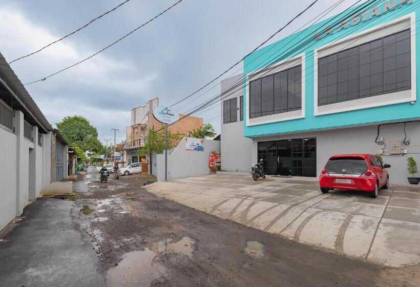 Hotel Reddoorz Plus @ La Asiana Guest House