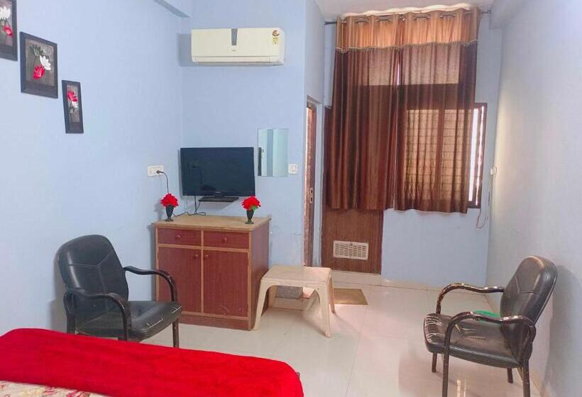 בית מלון כפרי O Shiv Shakti Palace Harda