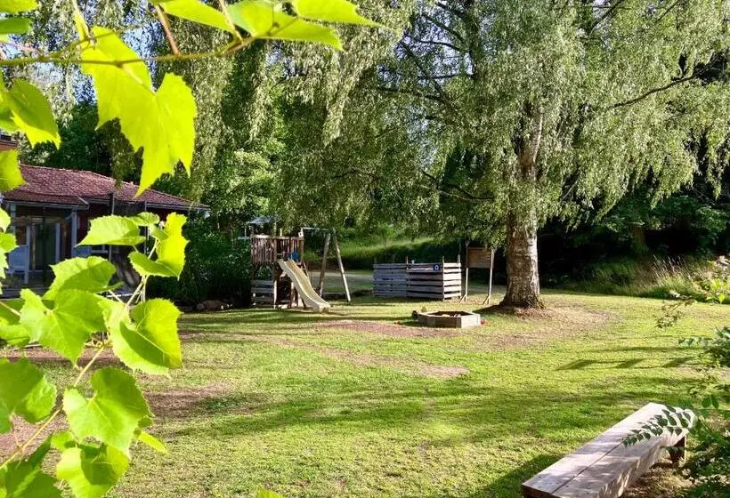 Lidhem Herrgård. Bed & Breakfast Och Mindre Lägenheter