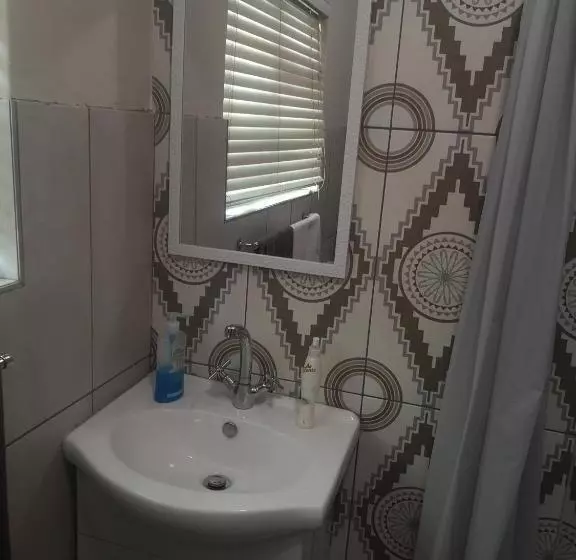 پانسیون Avo Tree Guesthouse