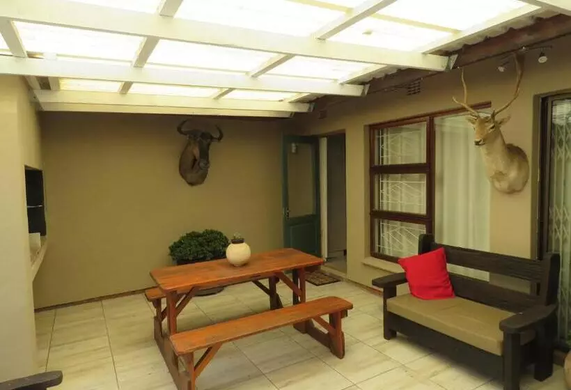 پانسیون Avo Tree Guesthouse