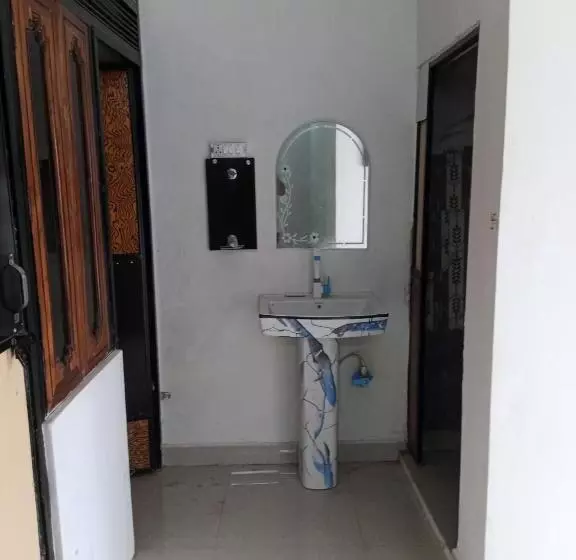 Majatalo Op Krishna Home Stay