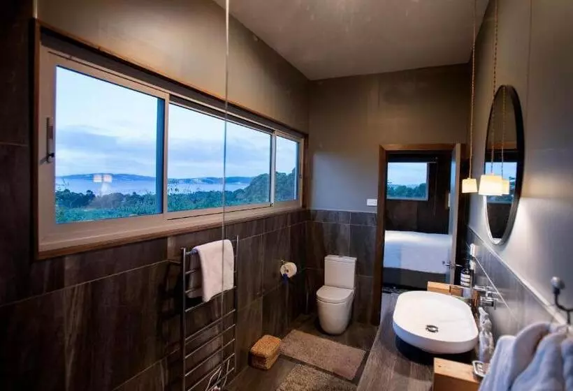 Majatalo The Hill House Panorama