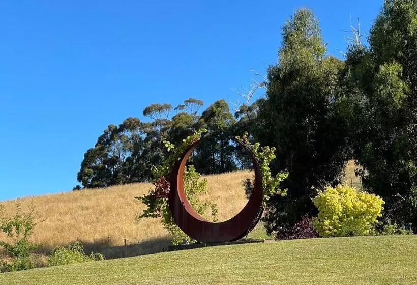 Majatalo The Hill House Panorama