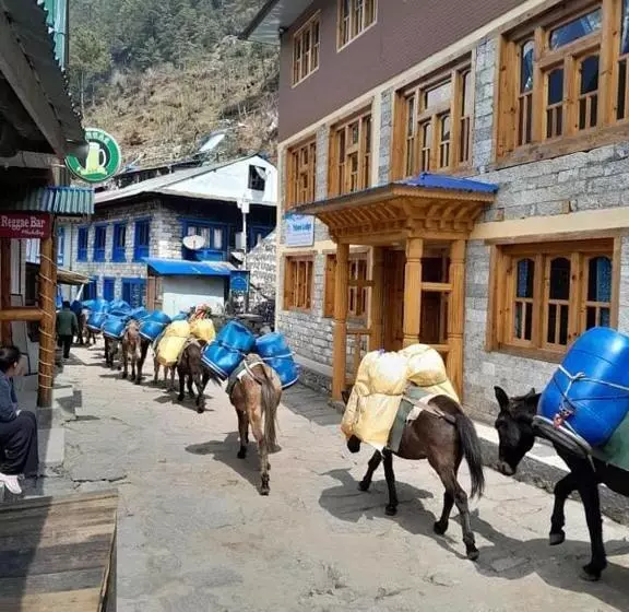 پانسیون Tribeni Lodge Restaurant And Bar