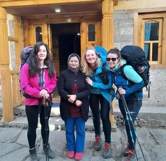 پانسیون Tribeni Lodge Restaurant And Bar