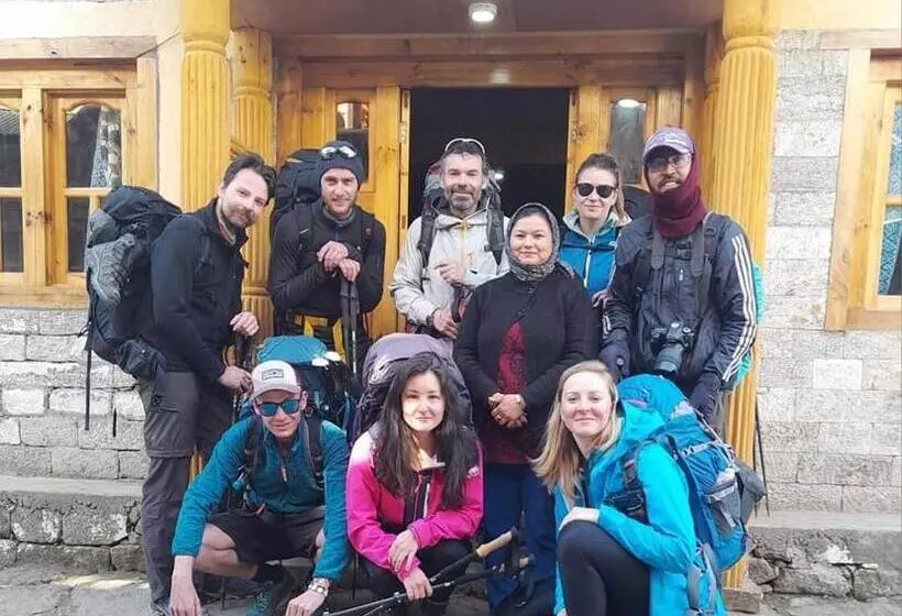 پانسیون Tribeni Lodge Restaurant And Bar