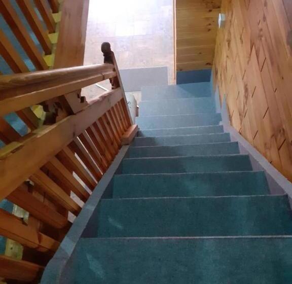 پانسیون Tribeni Lodge Restaurant And Bar