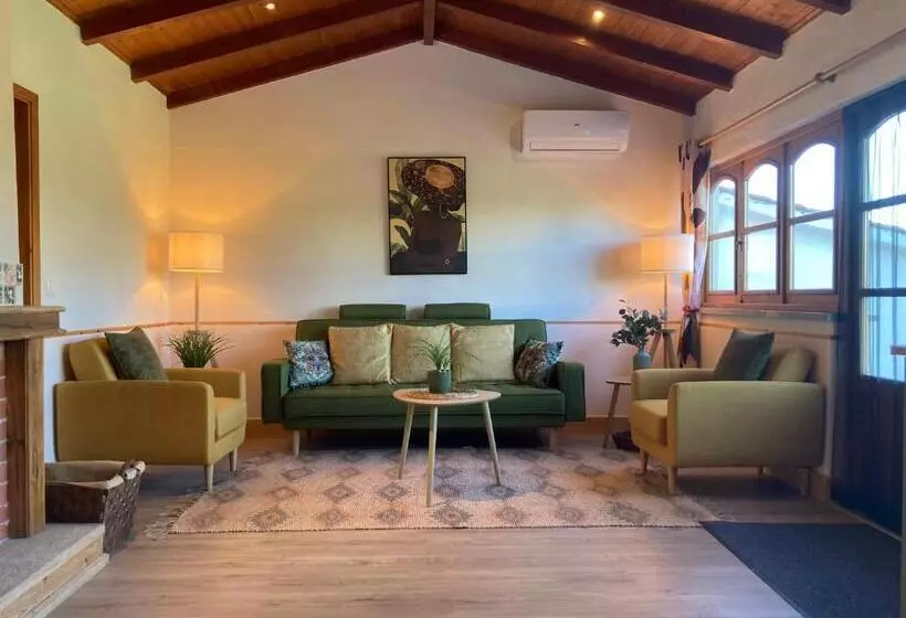 Aamiaismajoitus (B&B) A Casa Amarela Guesthouse