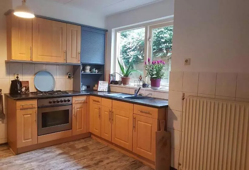 Aamiaismajoitus (B&B) Huisjeaandedinkel